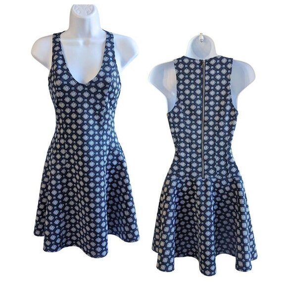 ABERCROMBIE & FITCH Navy Geometric Princess Seam Scuba Skater Mini Dress Sz XS - Picture 1 of 6